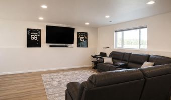 1102 NE 34th Ave, Aberdeen, SD 57401