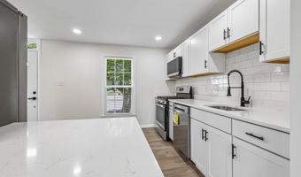 7403 HOUNDSBURY Ct, Alexandria, VA 22315