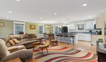 209 Hickory Dr, Auburn, ME 04210