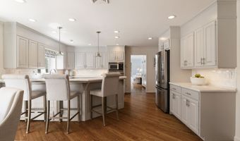 29 Woodland Dr, Avon, CT 06001
