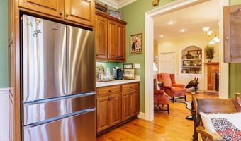 708 Town And Country Dr, Adel, GA 31620