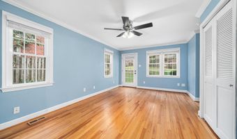 6145 12TH St N, Arlington, VA 22205