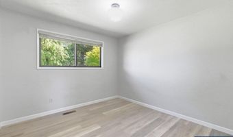 2832 Oak Grove Dr NW, Albany, OR 97321