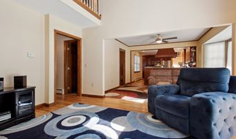 10 Colonial Dr, Clinton, CT 06413