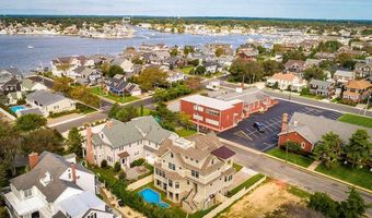 45 Strickland St, Bay Head, NJ 08742