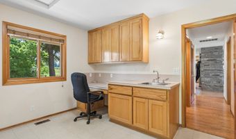 22016 AIRPORT Rd NE, Aurora, OR 97002