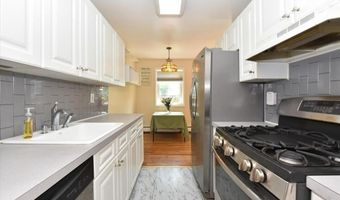 295 Merrick Rd 4A, Amityville, NY 11701