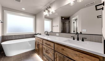 912 SE 35TH St, Battle Ground, WA 98604