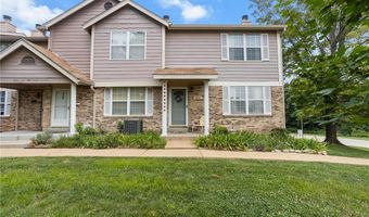 280 Carmel Woods Dr, Ballwin, MO 63021