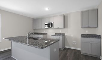 80 Coachman Ln, Autryville, NC 28318