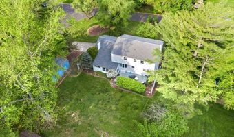 27 DELAWARE RIM Dr, Yardley, PA 19067