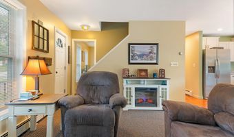 38 Fairview Ave, Auburn, ME 04210