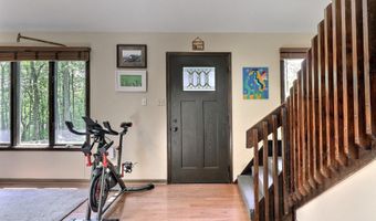 146 Algonquin Trl, Albrightsville, PA 18210