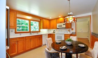 220 Arch Rd, Avon, CT 06001