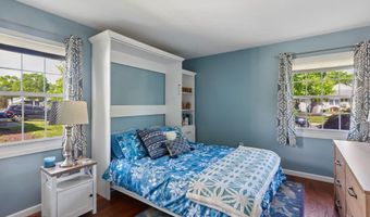 210 Deerfield Ln, Aberdeen, NJ 07747