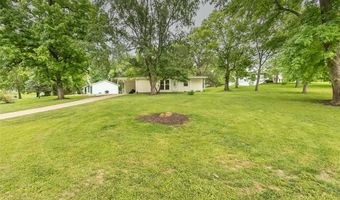 250 Sunset Dr, Ballwin, MO 63011