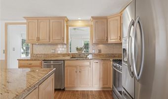 10 Sprague St, Cumberland, RI 02864
