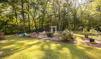 7 Stephens Ct, Clinton, CT 06413