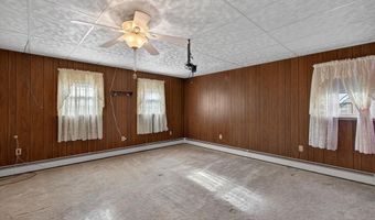 108 W 2ND St, Alburtis, PA 18011