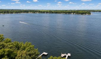 2707 1st St, Arnolds Park, IA 51331