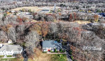 11 Greenknoll Dr, Brookfield, CT 06804