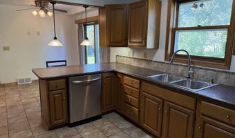 707 S GOLDENROD Dr, Appleton, WI 54914