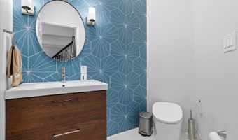 22557 MIDDLEBURG CHAPEL Ct, Ashburn, VA 20148