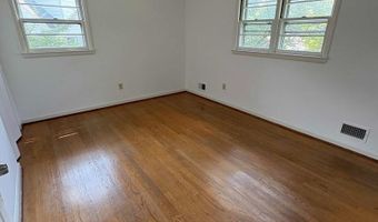 9702 SINGLETON Dr, Bethesda, MD 20817