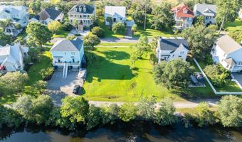 66 Petigru Dr, Beaufort, SC 29902