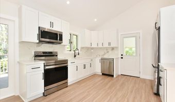 79 Columbus Blvd, Amityville, NY 11701