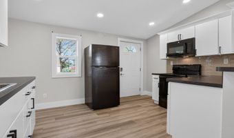 104 S Oak St, Arrowsmith, IL 61722
