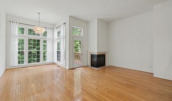 5438 SUMMER LEAF Ln, Alexandria, VA 22312