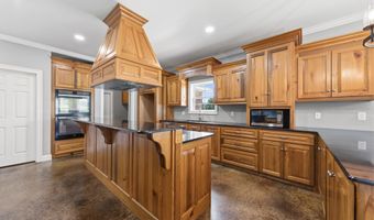 193 Highway 741, Arnaudville, LA 70512