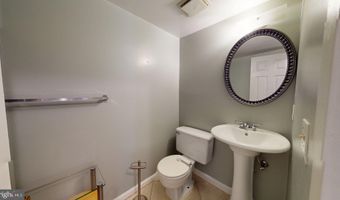 951 S ROLFE St 1, Arlington, VA 22204