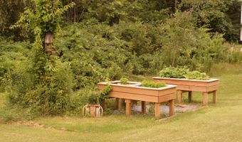 4 Brackett Hill Rd, Alfred, ME 04002
