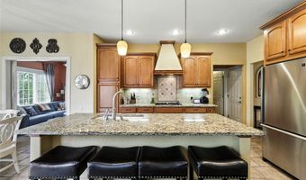 2001 NE Innsbruck Dr, Ankeny, IA 50021