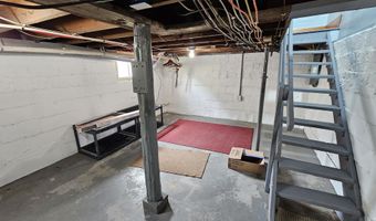 709 N Cedar St, Auburn, IN 46706