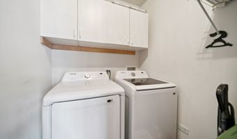 941 N Swift Rd 201, Addison, IL 60101