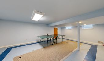 2425 Foxway Dr, Ann Arbor, MI 48105