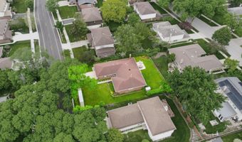 1132 S Fernandez Ave, Arlington Heights, IL 60005