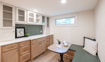 831 Brandon Cir, Aurora, OH 44202