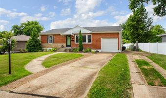 7658 General Meade Ln, Affton, MO 63123