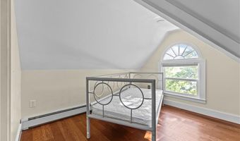 18 Rhode Island Ave 3, Newport, RI 02840