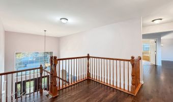 3260 Nottingham Dr, Algonquin, IL 60102