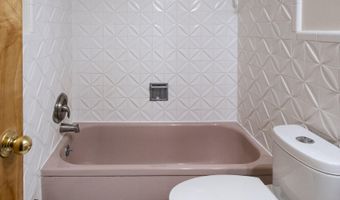 1245 Island Dr 102, Ann Arbor, MI 48105
