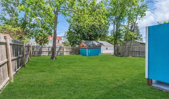 19 CENTER St, Barnegat, NJ 08005