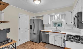 808 Sunset Rd, Beachwood, NJ 08722