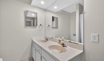3 Fenway Dr, Albany, NY 12211