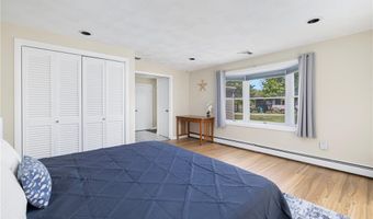 106 N River Dr, Narragansett, RI 02882