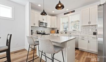412 Antonette Cir, Cascade, ID 83611